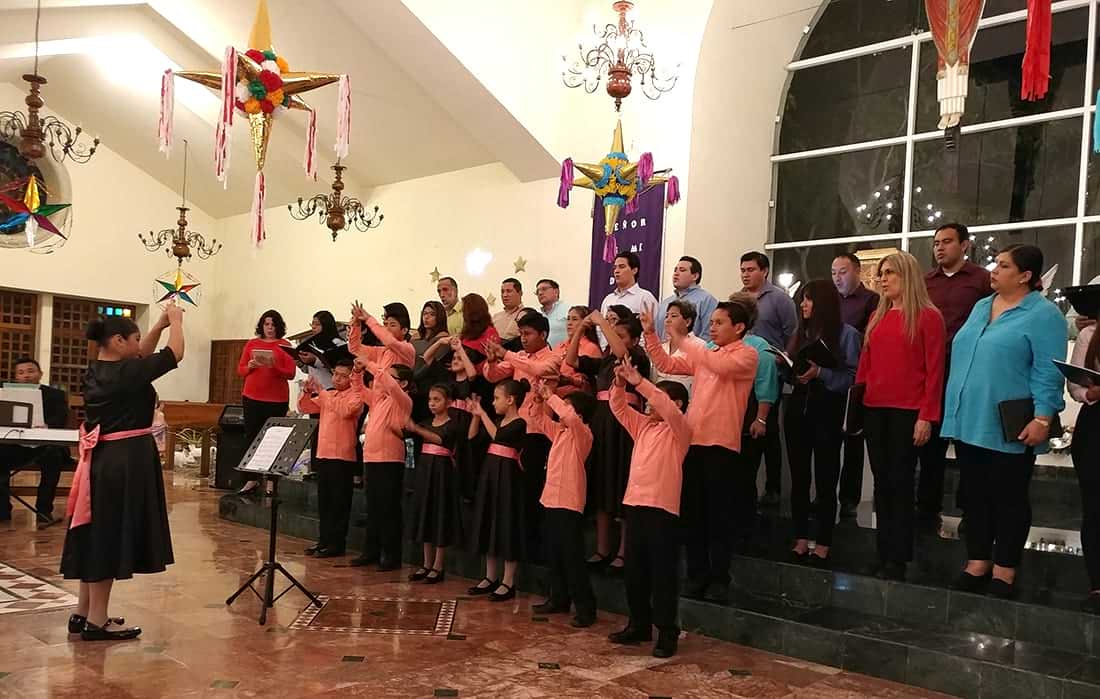 Deaf children sign Silent Night with the choir in beautiful concert finale